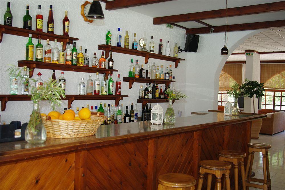 埃斯特仑酒店 卡尔帕索斯 外观 照片